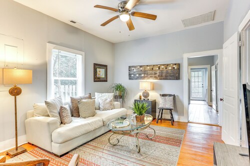 1 Mi to Dtwn Wilmington: Quiet Cottage w/ Deck