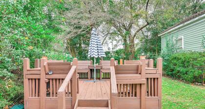 1 Mi to Dtwn Wilmington: Quiet Cottage w/ Deck
