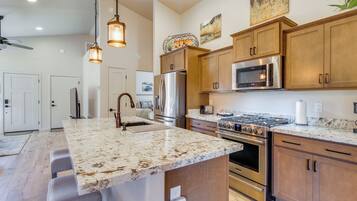 House (2 Bedrooms) | Interior