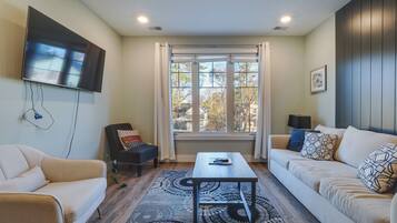 Apartment (2 Bedrooms) | Front of property