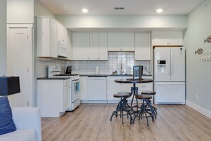 Interior - Walk to Front St! Traverse City Condo Near Skiing (Traverse City)