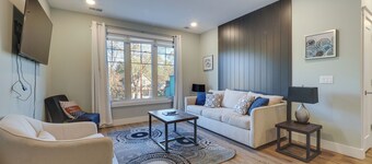 Walk to Front St! Traverse City Condo Near Skiing