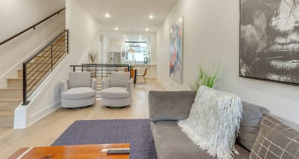 Near Downtown: Luxury Townhome in Bentonville!