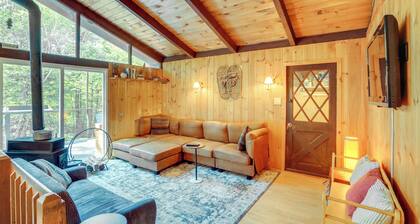 Treehouse Chalet Near Mt. Snow w/ On-site Trails!