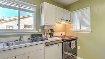 Apartment (1 Bedroom) | Interior