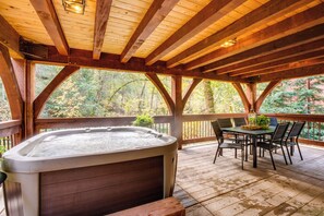 House (1 Bedroom) | Interior - Bear Lodge Waterfront Cabin w/ Level 2 EV Charger (Sutter Creek)