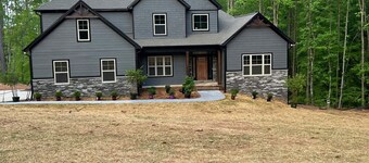 Whispering Winds | Brand New Lakefront 6BR on Lake Norman | Sleeps 15 | Free Pedal Boat