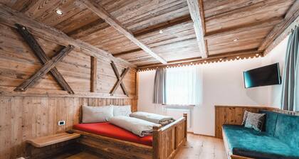 Almresidenz Unterrain to Hartl -1 km BY CAR DISTANCE SKI SLOPES KRONPLATZ