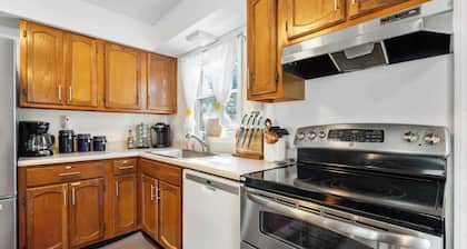 Quaint 3BR Home: 8 Minutes to Okemo Mtn.