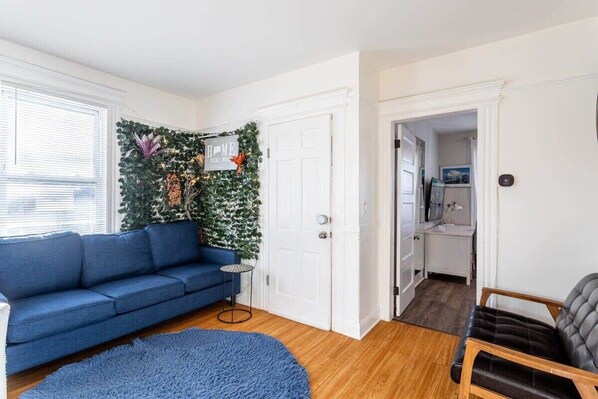 TV, fireplace, offices