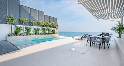Elegant 4BR Villa with Assistant Room in Al Dana Island, Sharm, Fujairah