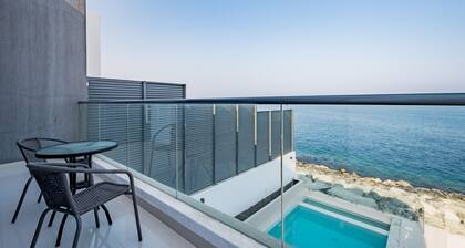 Elegant 4BR Villa with Assistant Room in Al Dana Island, Sharm, Fujairah