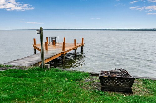 Coastal Cottage at Seneca Lake