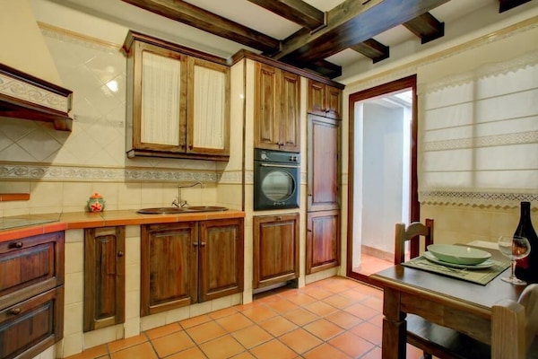 KĂŒhlschrank, Mikrowelle, Ofen, Herdplatte