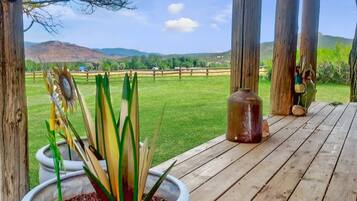 Cabin, 2 Bedrooms | Property grounds