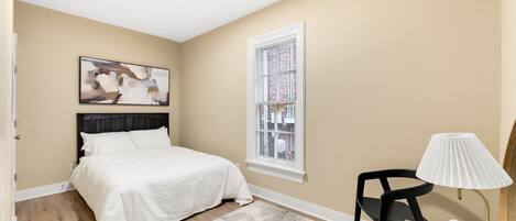 2 habitaciones, cuna de viaje, wifi gratis y ropa de cama