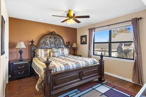 3 habitaciones, tabla de planchar con plancha, cuna de viaje y wifi