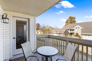 Outdoor dining - Branson Blessing – Condo for 8! (Branson)