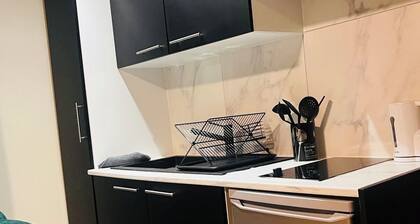 Adorable Studio with WiFi in vibrant Noisy-le-Sec