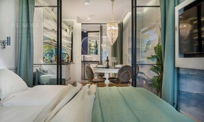 3 chambres, bureau, fer et planche à repasser, accès au Wi-Fi (inclus)