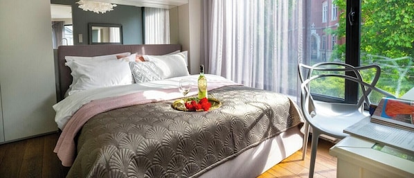 Desk, iron/ironing board, free WiFi, bed sheets