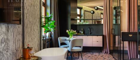 Fer et planche à repasser, Wi-Fi gratuit, draps fournis