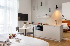 Fer et planche à repasser, Wi-Fi gratuit, draps fournis