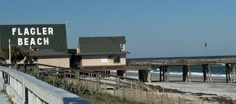 Charming 2-bedroom house with AC, WiFi in amazing Flagler Beach Close to All