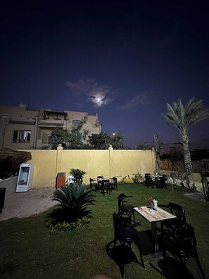 Outdoor dining - K boutique pyramids view west

 (giza)