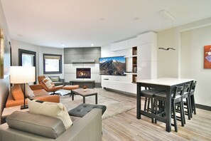 TV connectée, cheminée