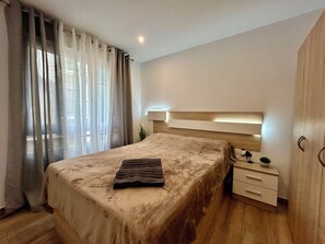 2 makuuhuonetta, silitysrauta/-lauta, ilmainen Wi-Fi, vuodevaatteet