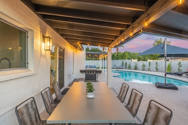 屋外ダイニングエリア