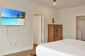 5 bedrooms, iron/ironing board, free WiFi, bed sheets