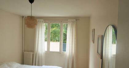 APPARTEMENT AU CALME ET A PROXIMITE DES TRANSPORTS