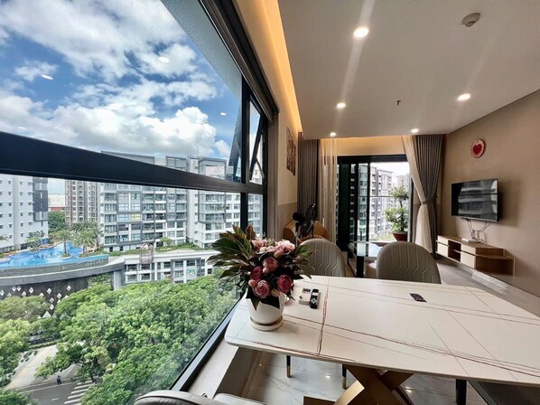 Deluxe-Apartment, 2 Schlafzimmer, Balkon, Stadtblick | Ausblick vom Zimmer