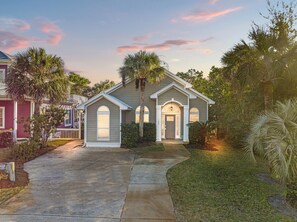 Exterior - Sugar Sand Retreat 3-bed, 2-bath Beach Getaway With Private Pool, Sleeps 8! (Santa Rosa Beach)