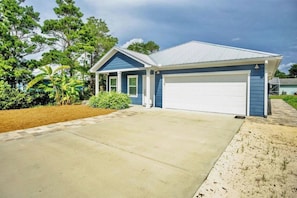 Exterior - July Dates Available! Book Now! Short Walk to Beach (Panama City Beach)