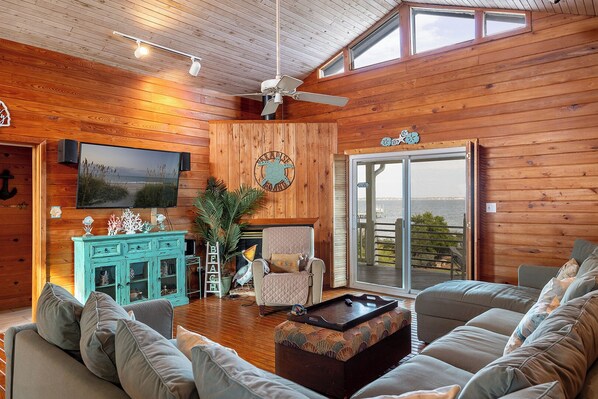 スマートテレビ、暖炉