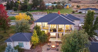 Scenic Views Home, Gorgeous Views! 4 Bdrm, 4 Bath, Local Golfing 50% Off!