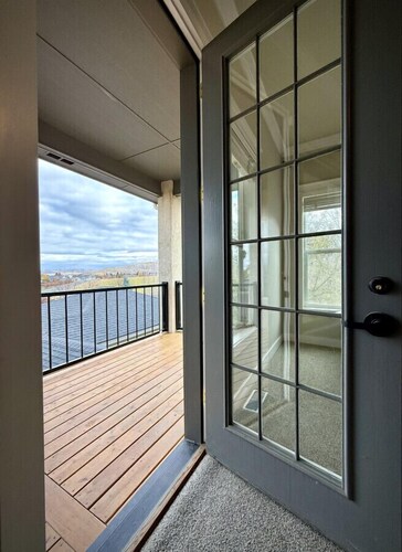 Scenic Views Home, Gorgeous Views! 4 Bdrm, 4 Bath, Local Golfing 50% Off!