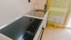 Fridge, oven, stovetop, dishwasher - 11 Relais du Lac Charme (Desenzano del Garda)