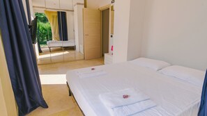 1 bedroom, free WiFi, bed sheets - 11 Relais du Lac Charme (Desenzano del Garda)