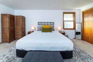 3 makuuhuonetta, silitysrauta/-lauta, ilmainen Wi-Fi, vuodevaatteet