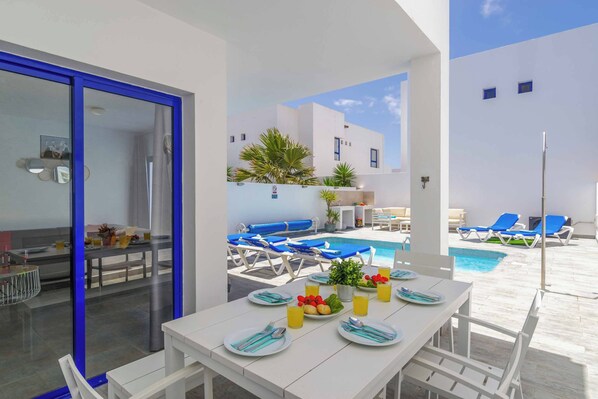 Outdoor dining - Villa Elizabeth Rubicon (Playa Blanca)