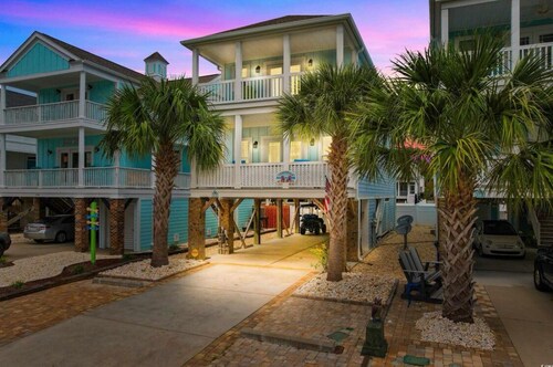 Spacious 5BR/5.5BA Beach Home | Private Pool | 120 Steps to Beach | Near Pier