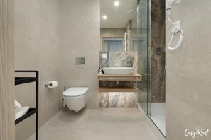Shower, hair dryer, towels - Holiday studio with air conditioning, summer pool (Lukecin)
