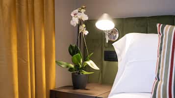 1 Schlafzimmer, Zimmersafe, Schreibtisch, Bügeleisen/Bügelbrett