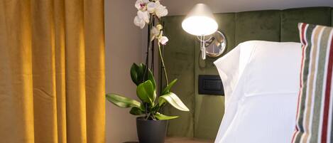 1 bedroom, in-room safe, desk, iron/ironing board