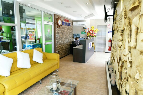 Reception - HOTEL OCEANIK (Manta)