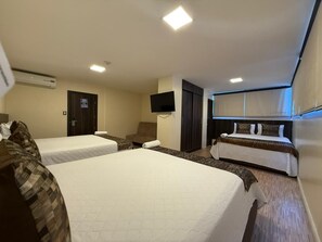 Family Triple Room, Mixed Dorm | Desk, iron/ironing board, free WiFi, bed sheets - HOTEL OCEANIK (Manta)